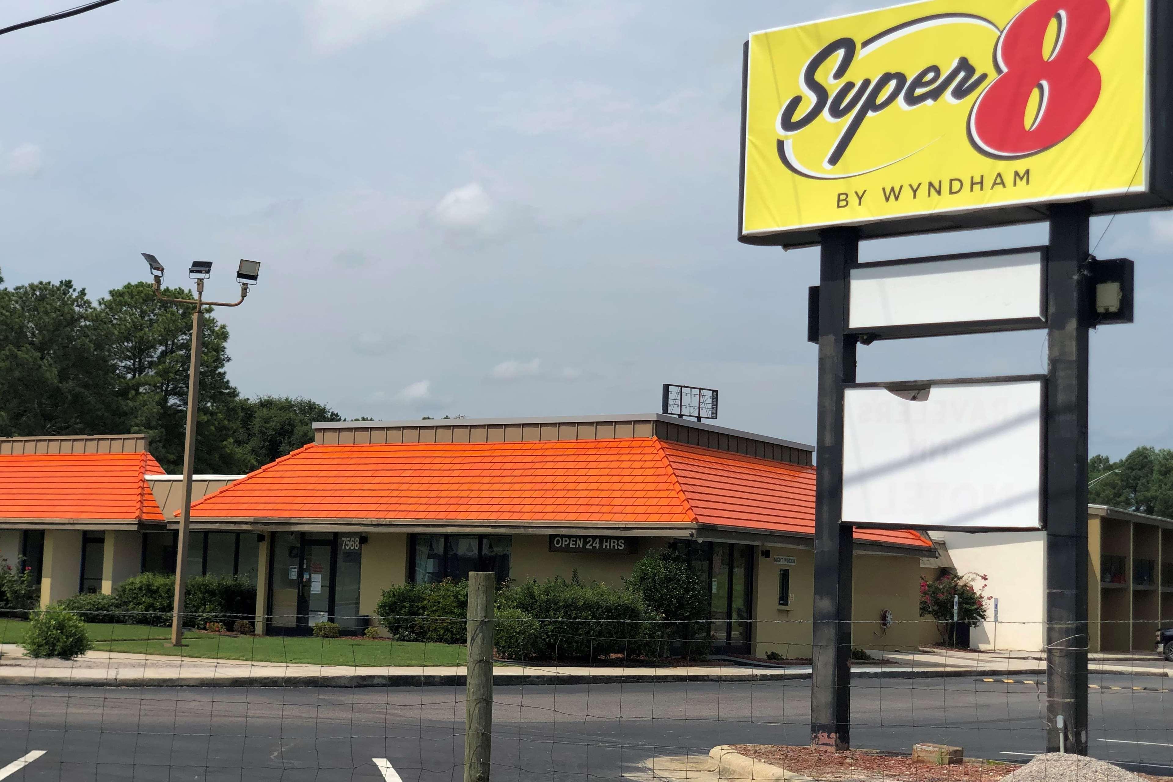 Super 8 By Wyndham Rocky Mount I-95 Exit 145 Hotel Battleboro Exterior photo