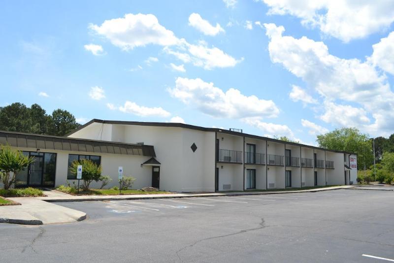 Super 8 By Wyndham Rocky Mount I-95 Exit 145 Hotel Battleboro Exterior photo