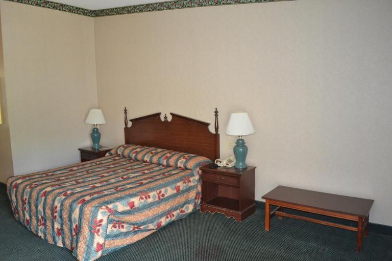 Super 8 By Wyndham Rocky Mount I-95 Exit 145 Hotel Battleboro Exterior photo